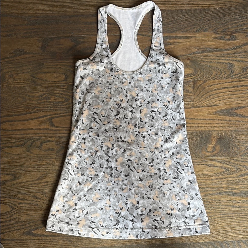 Lululemon Women's Gray and Cream Tank Top